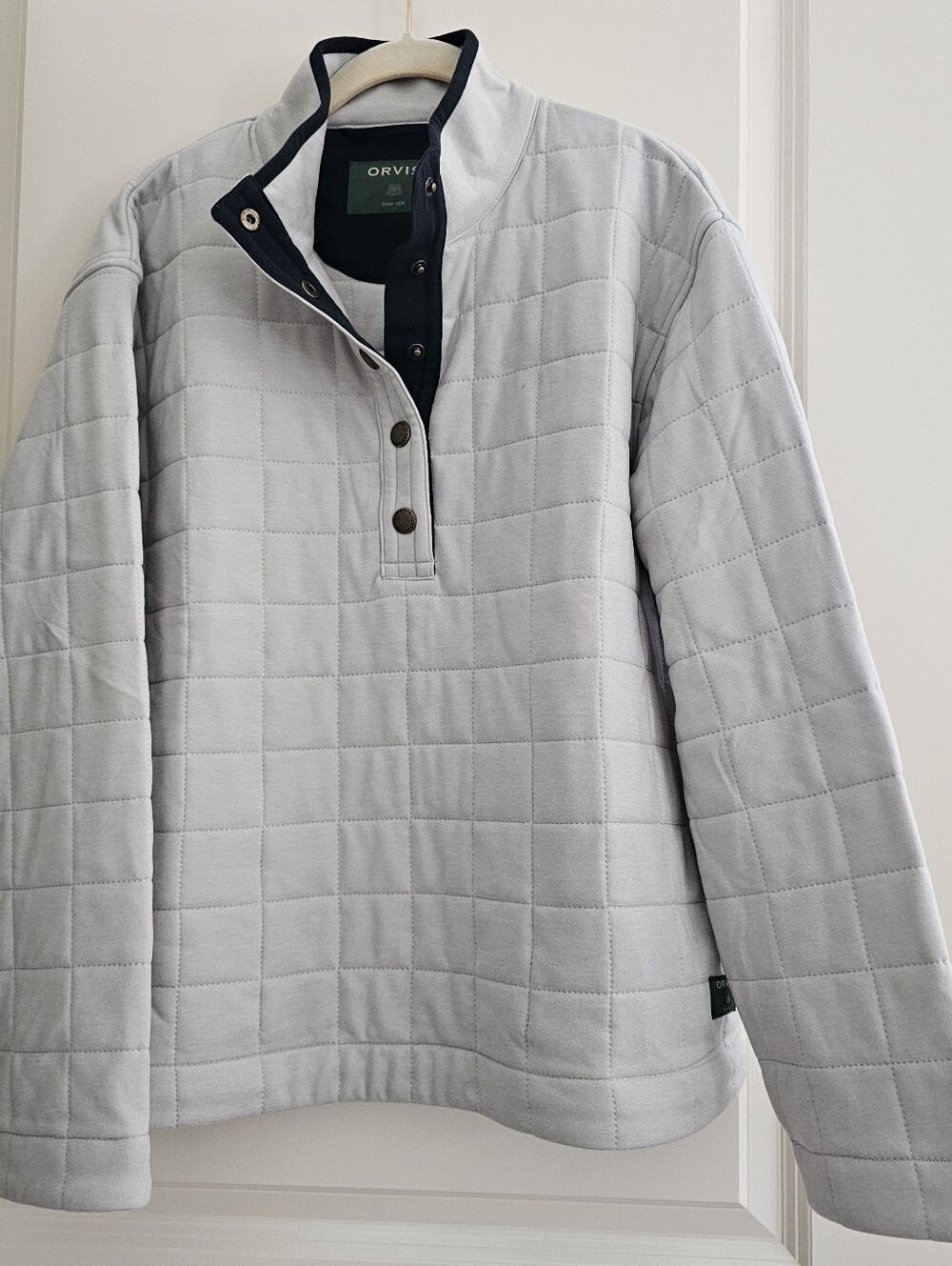 NWT - Women's Orvis Quilted Battenkill 1/2 Snap Light Gray  Sweatshirt - Large
